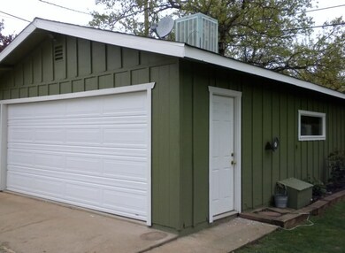 Detached 2 car garage