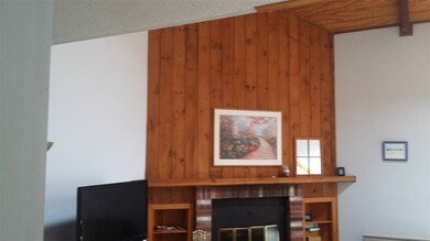 5 Autumn Ave unit 4, Lincoln, NH 03251 - photo 2