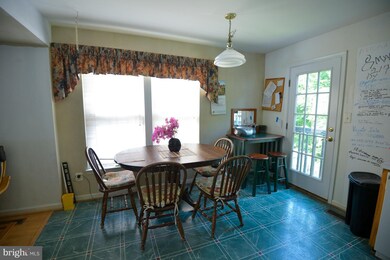 1864 Tiger Lily Cir unit 9, Woodbridge, VA 22192 - photo 6