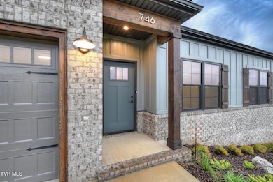 746 Hunts Terrace Dr, Kingsport, TN 37663 - photo 3