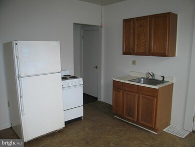 7 W Catherine St unit 1, Chambersburg, PA 17201 - photo 2