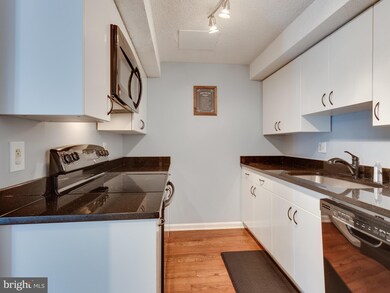 8655 Bent Arrow Ct, Springfield, VA 22153 - photo 6