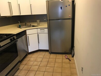 68-01 242nd St unit 29E, Douglaston, NY 11362 - photo 2