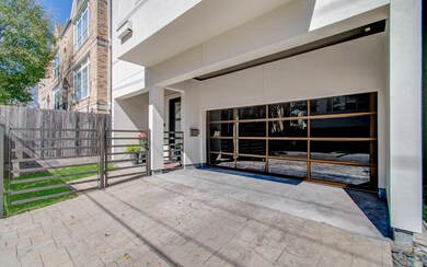 1946 Welch St, Houston, TX 77019 - photo 2