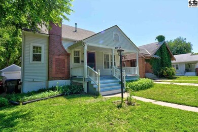 717 E 5th St, Newton, KS 67114 - photo 3