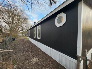 3512 Sandy Beach Dr, Granbury, TX 76049 - photo 6