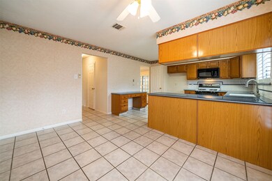 7623 Shangrila Ln, Houston, TX 77095 - photo 4