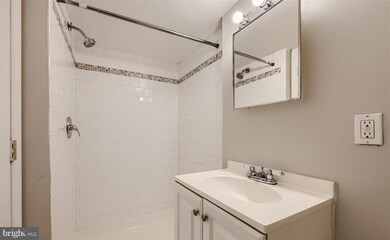 2129 Parksley Ave unit B, Baltimore, MD 21230 - photo 3