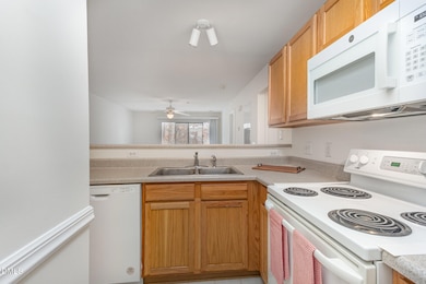 1901 Trailwood Heights Ln unit 204, Raleigh, NC 27603 - photo 7