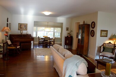 169 Silver Hill Ln, Stamford, CT 06905 - photo 3