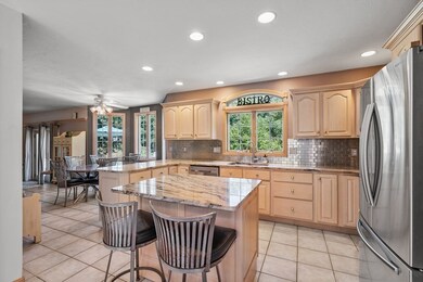 44 Roseland Dr, Fitchburg, MA 01420 - photo 6