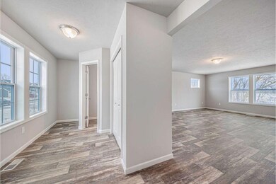 STG134-E2070-Foyer