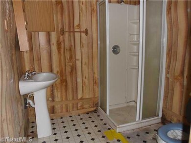 940 Greenleaf Acres Dr, Asheboro, NC 27205 - photo 5