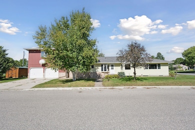 612 S 11th St, Olivia, MN 56277 - photo 2