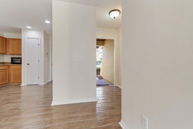 10717 Academy Park Dr, Jacksonville, FL 32218 - photo 3