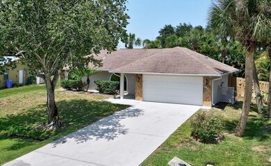 841 Carnation Dr, Sebastian, FL 32958 - photo 5