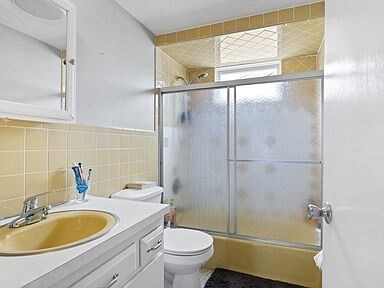 14 Staples Ave unit 2, Everett, MA 02149 - photo 3