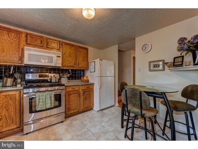 145 Independence Dr, Morrisville, PA 19067 - photo 6