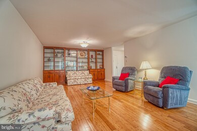 Treebrooke unit 210, Oakton, VA 22124 - photo 3