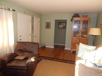 5790 Loganwood Rd, Columbus, OH 43229 - photo 3