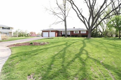 4217 Belle Ct, Davenport, IA 52807 - photo 3