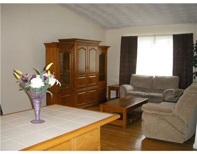 14 Robinson Way, West Warwick, RI 02893 - photo 3