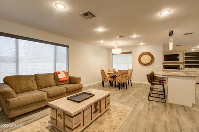 004_Living Room