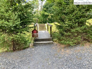 Steps to Beech Mountain skiing (the drive into the