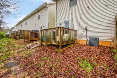 BACK DECK WITH YARD