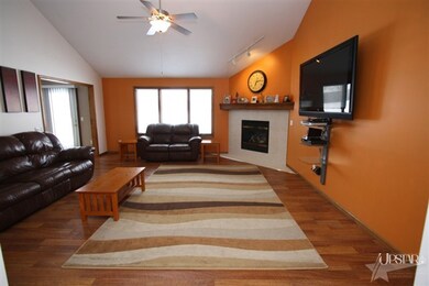 7606 Maeve Dr, Fort Wayne, IN 46835 - photo 5