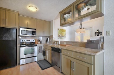 1302 Danbury Square unit B, Austin, TX 78723 - photo 3