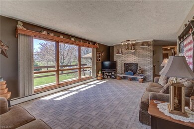 BEAUTIFUL BRICK WOODBURNING FIREPLACE IN THE LIVIN