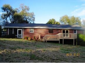 1504 Valley View Dr, Johnson City, TN 37601 - photo 2