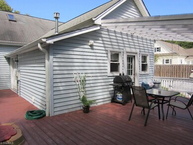 537 Oakdale Rd, Jamestown, NC 27282 - photo 3