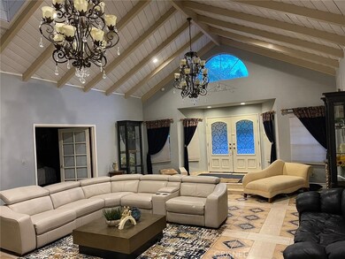 22668 Macfarlane Dr, Woodland Hills, CA 91364 - photo 2