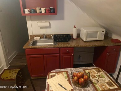 526 N Wyoming St, Hazleton, PA 18201 - photo 6