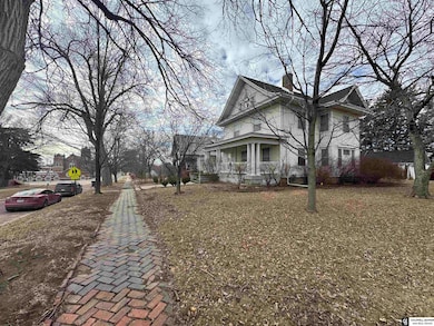 927 N Beaver Ave, York, NE 68467 - photo 3