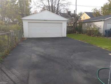 2 CAR GARAGE NEWLY BUILT