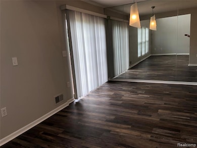 17501 Gateway Cir, Southfield, MI 48075 - photo 6