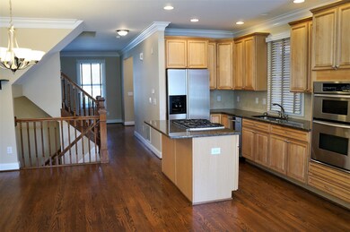 Dining into Kitchen