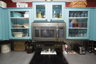 20 Kitchen Detail