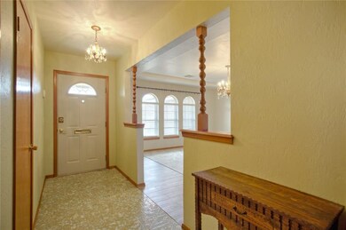 1013 NE 4th St, Moore, OK 73160 - photo 6