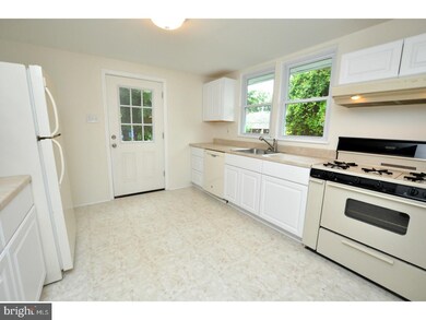 109 Emerson Ave, Moorestown, NJ 08057 - photo 2