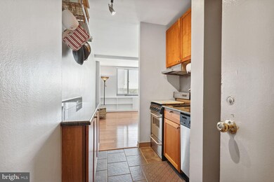 1011 Arlington Blvd unit 428, Arlington, VA 22209 - photo 3