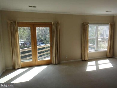 211A Locust St SE, Vienna, VA 22180 - photo 4