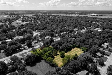 1912 Franklin Ave, Bonham, TX 75418 - photo 2