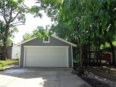 3263 Euclid Heights Blvd, Cleveland, OH 44118 - photo 6