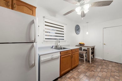 6812 Wainwright Dr unit 1, Woodridge, IL 60517 - photo 7