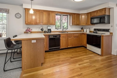 22 Walter Faunce Rd, Kingston, MA 02364 - photo 5