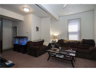 Living Room. Floor 1
